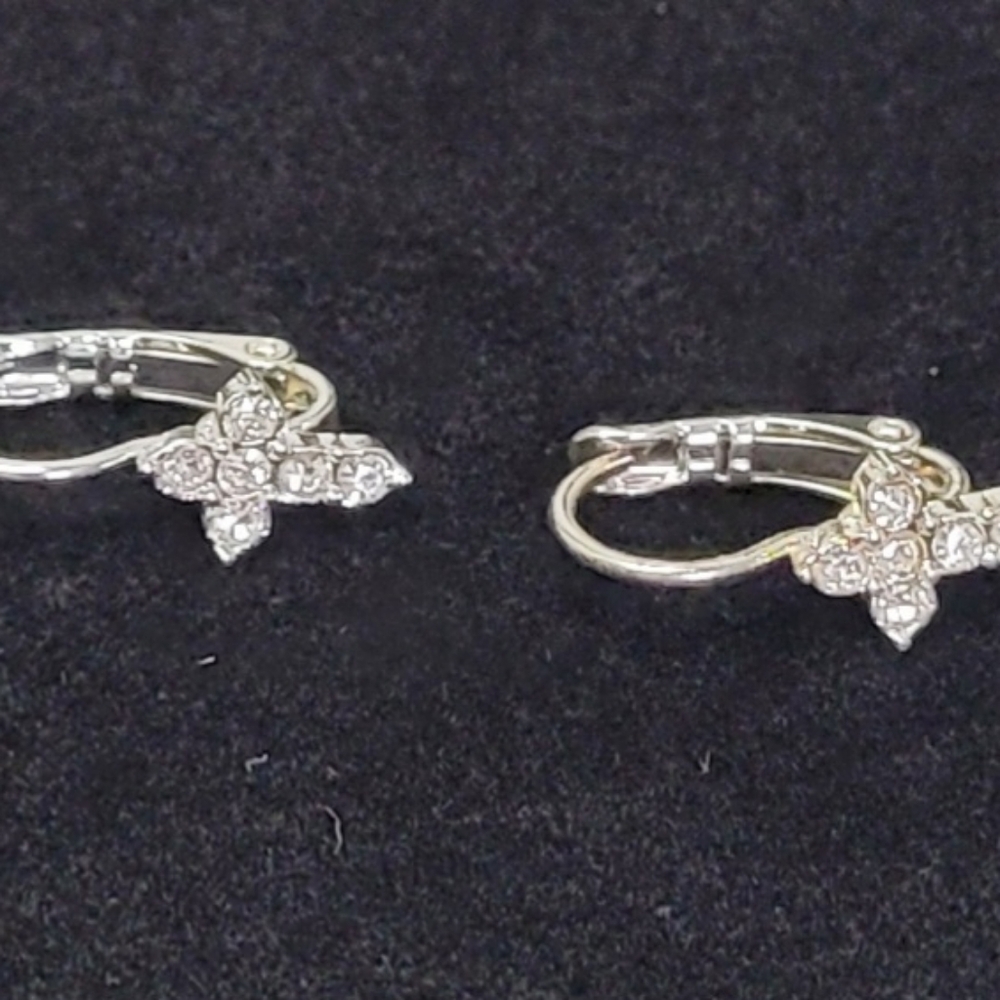 Dainty Rhinestine cross earrings set in silvertone
